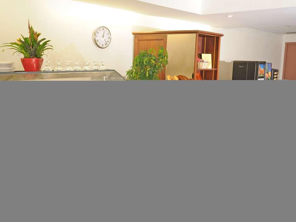 Ibis Budget Bourgoin Jallieu Centre Restaurant photo