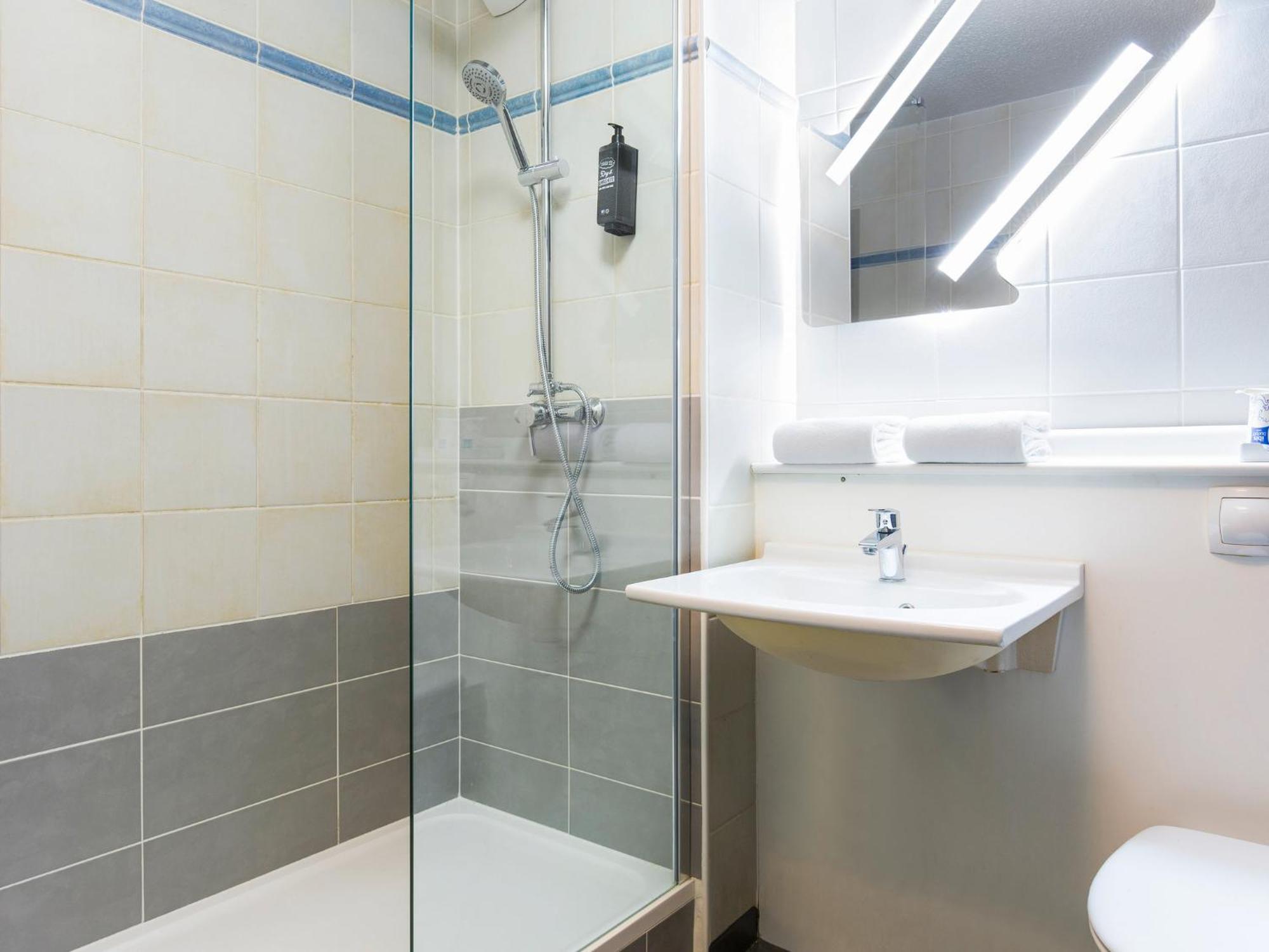 Ibis Budget Bourgoin Jallieu Centre Exterior photo